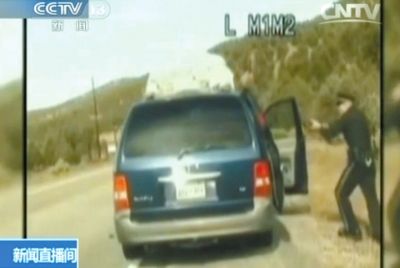 1察第一次讓費雷爾下車。
