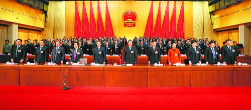 4月2日上午，河南省第十二屆人民代表大會第二次會議在莊嚴的國歌聲中閉幕。記者 郭宇 董亮 攝