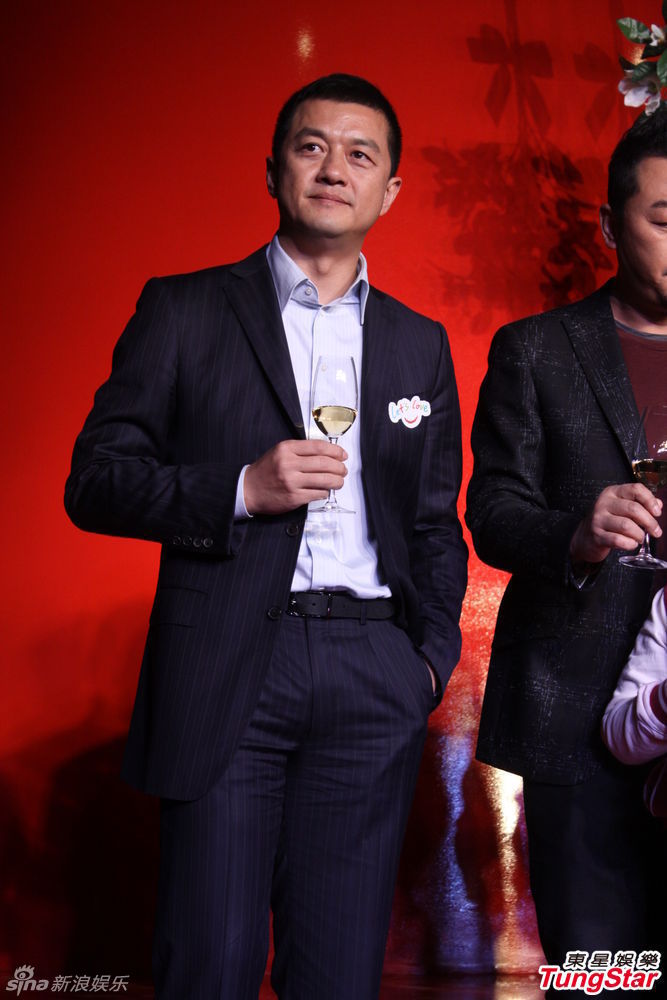 李亞鵬、郭濤父子相活動