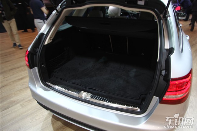 奔馳C級 奔馳C級