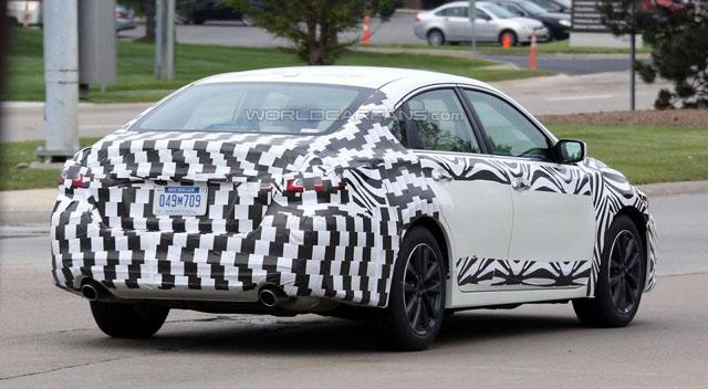 日產(chǎn)改款A(yù)ltima諜照首曝 外觀將有所調(diào)整 日產(chǎn)改款A(yù)ltima諜照首曝 外觀將有所調(diào)整