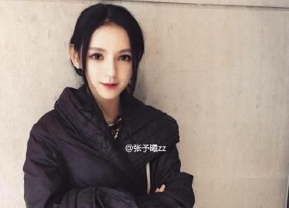 國民老公王思聰?shù)木p聞女友張予曦，93年