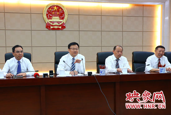 專題詢問會結(jié)束后，省人大組織召開記者提問會。