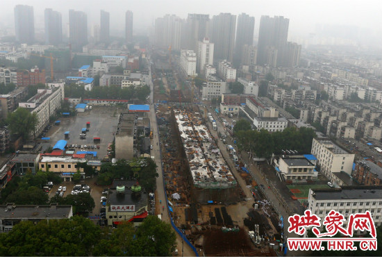 明年春節(jié)前高架橋部分道路將建成通車。