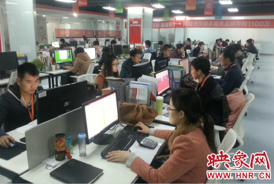 河南省電子商務(wù)產(chǎn)業(yè)園里，電商運營商河南杰夫成交3500萬元，其中淘寶河南館占了七成。