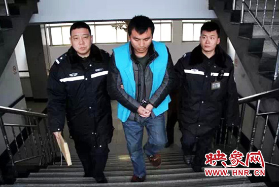 警方已經(jīng)將肇事嫌疑人控制。