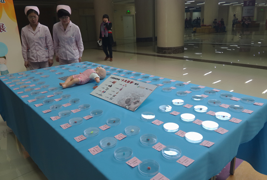 鄭州市兒童醫(yī)院舉行的首屆兒童氣道、食道異物展