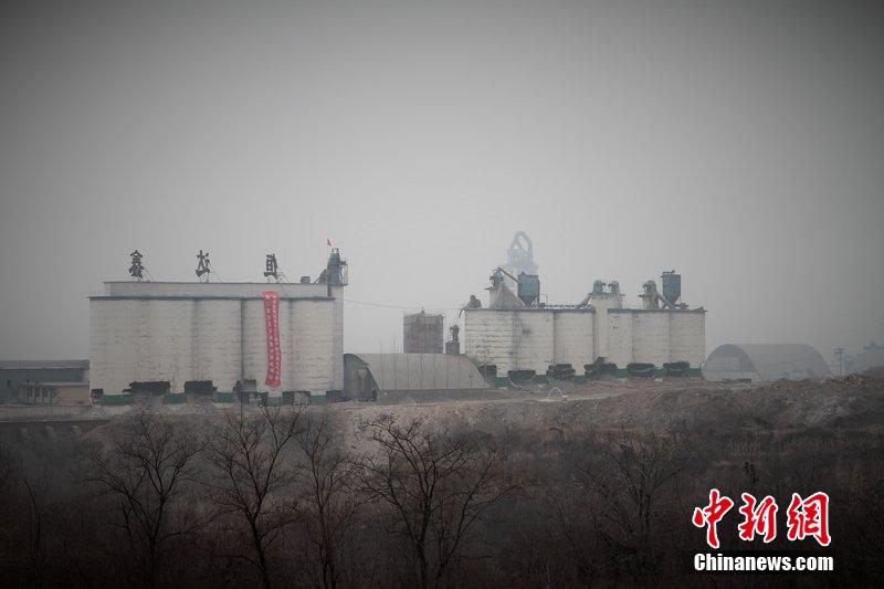 　2014年2月17日，石家莊市再次啟動(dòng)壓減水泥過(guò)剩產(chǎn)能、治理大氣污染水泥企業(yè)集中爆破拆除行動(dòng)。
