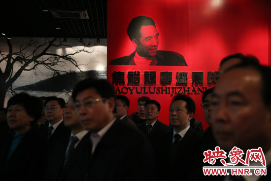 在焦裕祿紀念館，參觀的人絡繹不絕，一批批來自全國各地的黨員干部前來學習焦裕祿事跡