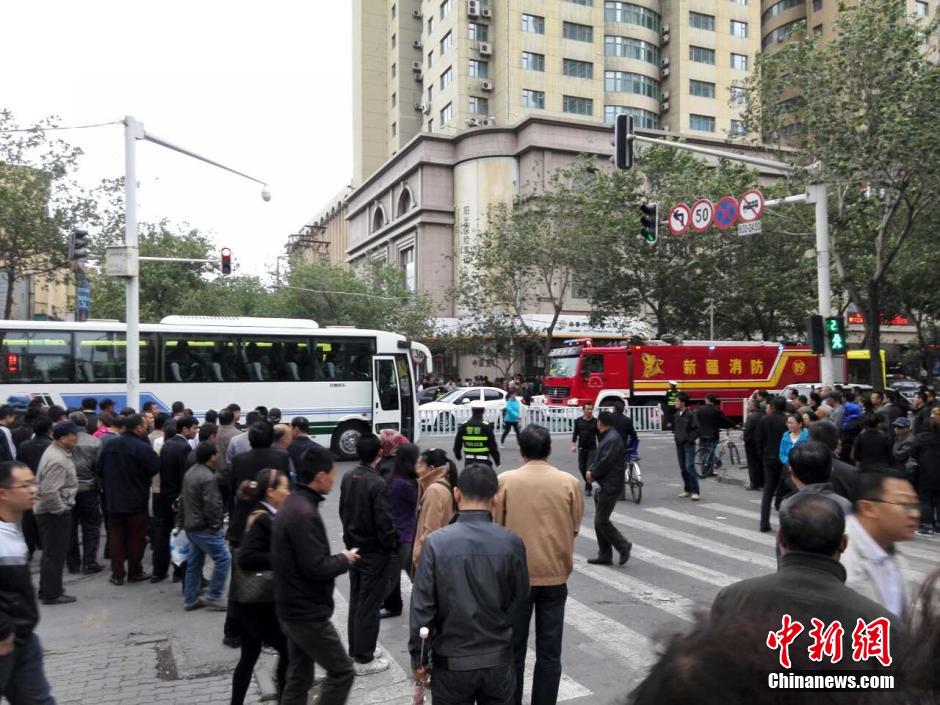 自治區(qū)和烏魯木齊市有關(guān)部門迅速處置，傷員已全部送往醫(yī)院救治。