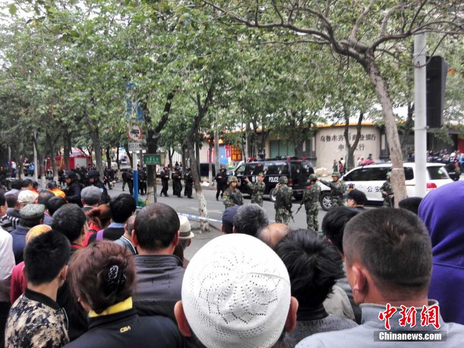 自治區(qū)和烏魯木齊市有關(guān)部門迅速處置，傷員已全部送往醫(yī)院救治。