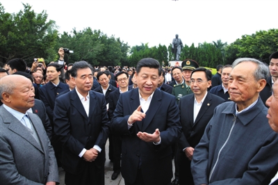 2012年12月11日，習近平任總書記后，首次出京考察選擇廣東，在深圳蓮花山向鄧小平像敬獻花籃，強調