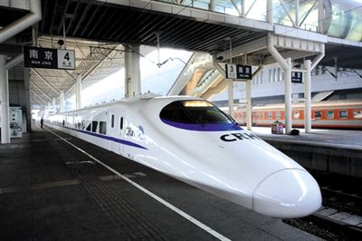 　白皮車 動車，高鐵基本全白色