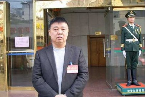 江西大富集團(tuán)董事長、原萍鄉(xiāng)市人大代表何春明。