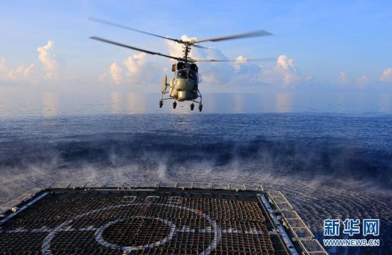 　資料圖：2014年9月，中國(guó)海軍054A徐州艦在南海海域練習(xí)反潛。新華網(wǎng)