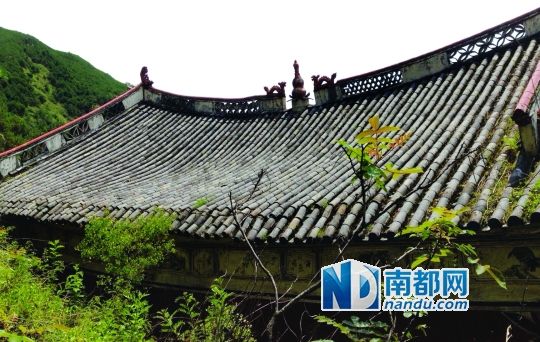 　照光寺在致歉微博中稱，該寺位于蒼山之上，年久失修，且沒有防火通道。