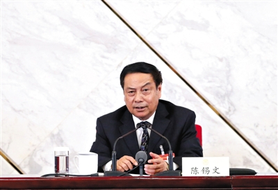 　全國政協(xié)委員、中央農(nóng)村工作領導小組副組長陳錫文。