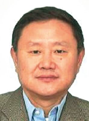 胡奉憲 現(xiàn)年60歲，外逃前任四川韻律實(shí)業(yè)發(fā)展公司總經(jīng)理、董事長(zhǎng)，2009年11月逃往美國(guó)或澳大利亞。