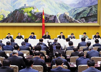 5月12日，國務(wù)院召開推進(jìn)簡政放權(quán)放管結(jié)合職能轉(zhuǎn)變工作電視電話會議，李克強(qiáng)總理發(fā)表講話。新華社記者