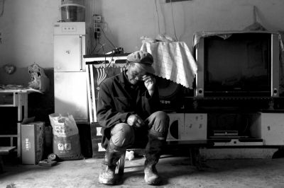 今年73歲的錢智遠(yuǎn)說起女兒錢仁鳳不禁老淚縱橫。