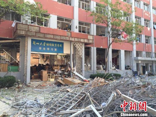 7月20日上午7點32分，蘭州大學醫(yī)學南校區(qū)學生公寓外一施工現(xiàn)場發(fā)生閃爆