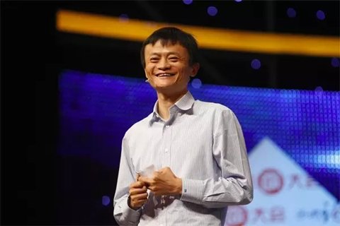2011年8月17日，阿里巴巴集團(tuán)宣布，將提供30億元無息貸款，幫助員工解決首次置業(yè)問題，每人最高可申請30萬元。此外，阿里巴巴還將投入5億元設(shè)教育基金，通過和教育機(jī)構(gòu)共同辦學(xué)、與現(xiàn)有學(xué)校合作，解決員工子女入園、上學(xué)問題;向基層員工發(fā)放一次性的物價、子女教育補(bǔ)貼，預(yù)計總額超過4000萬元。