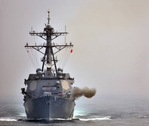 美國海軍的韋恩、麥亞號新型驅(qū)逐艦25日在朝鮮半島西部海域與韓國海軍聯(lián)合軍演