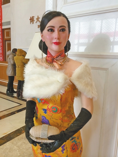 若不是這身似是而非的衣服，你能認(rèn)出這是范冰冰嗎？