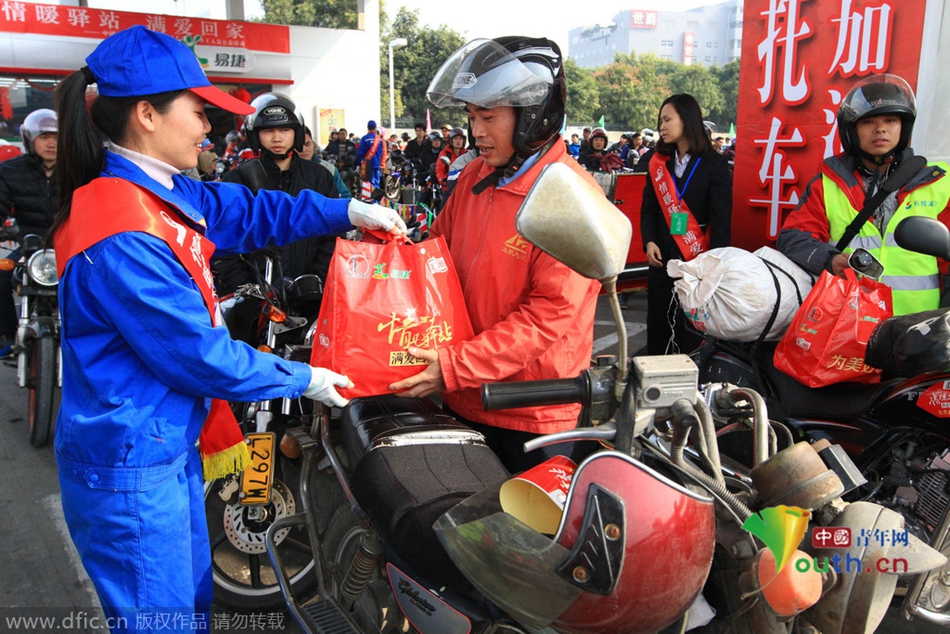 今年廣東、廣西兩省共193座中石化油站將為返鄉(xiāng)車主提供“6+X”免費服務(wù)，并將為1萬名“返鄉(xiāng)摩騎”免