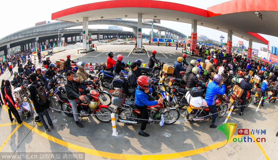 今年廣東、廣西兩省共193座中石化油站將為返鄉(xiāng)車主提供“6+X”免費服務(wù)，并將為1萬名“返鄉(xiāng)摩騎”免