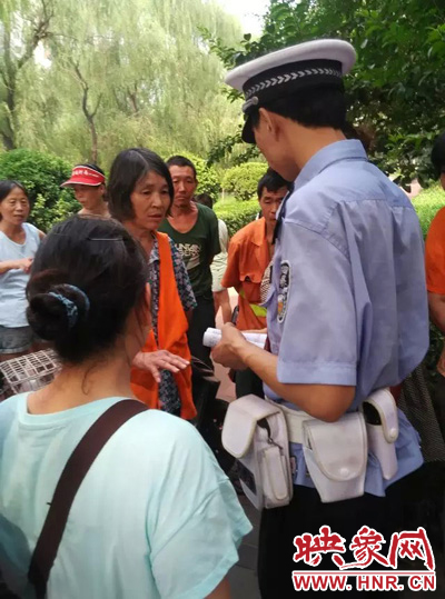 令人憤怒的是，這名老太太竟然報(bào)警說“她被環(huán)衛(wèi)工打了”