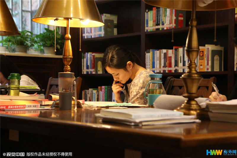 重慶大學改造翻新的“民國風圖書館”走紅網(wǎng)絡，引得無數(shù)網(wǎng)友點贊