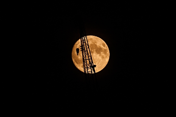 68年來最大！今晚夜空上演超級月亮