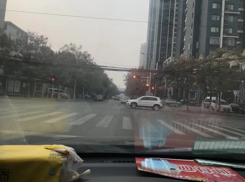 限行第一天！鄭州的早高峰是這個樣子的