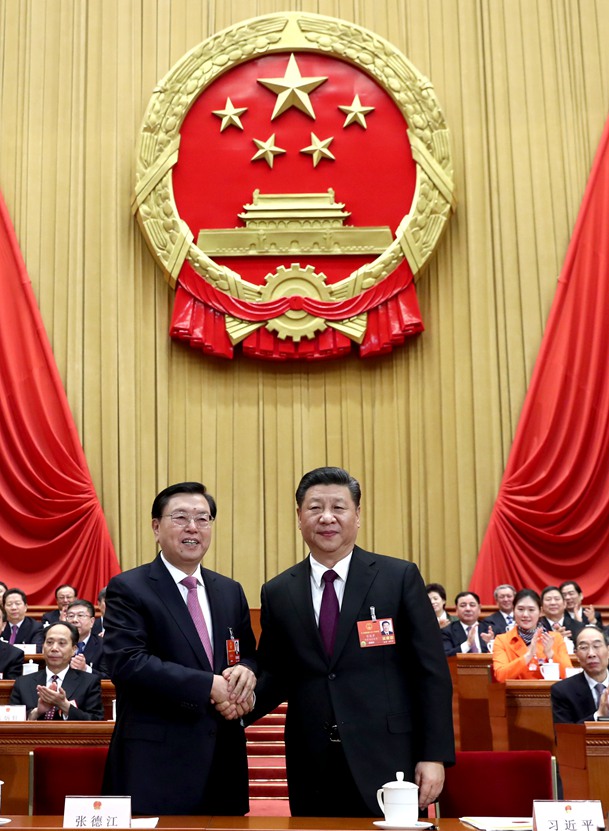 習(xí)近平當(dāng)選國家主席、中央軍委主席