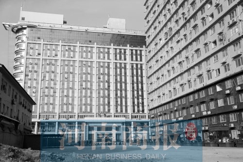 因購(gòu)房尾款沒有交齊，鄭州一小區(qū)多戶業(yè)主的生活用水被停掉，有的連續(xù)半個(gè)月沒水吃。