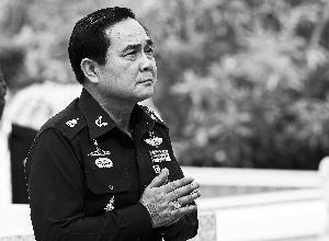 8月21日，巴育在泰國(guó)春武里府出席軍方活動(dòng)。 新華社發(fā)