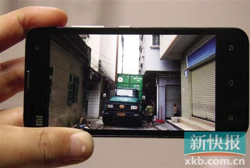吳師傅的貨車(chē)被迫停留在現(xiàn)場(chǎng)幾天。