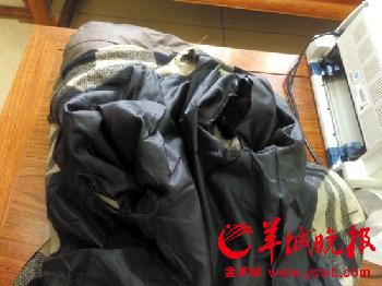 年邁體弱，一些老人家中衣物多年未洗，又舊又破