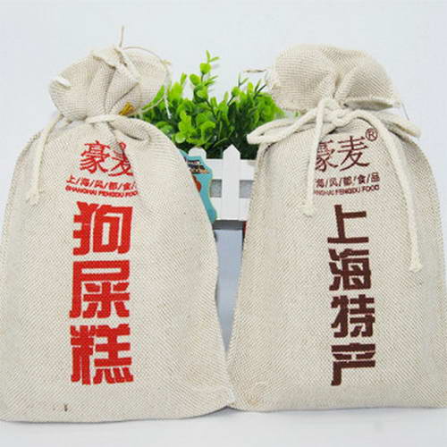 上海某公司推出的一款名為“狗屎糕”的產(chǎn)品引來(lái)不少質(zhì)疑。