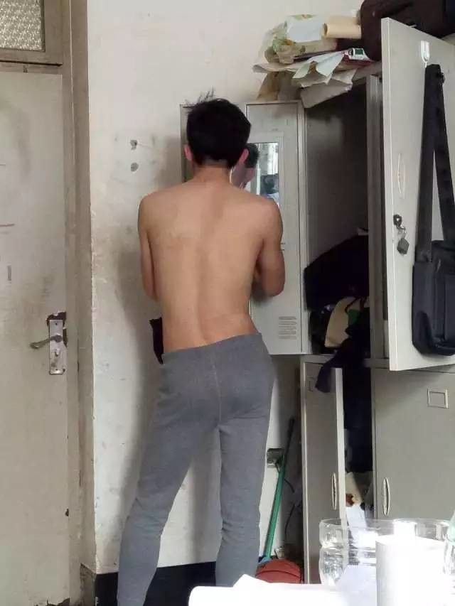 這個(gè)學(xué)校的男生宿舍火了！女同學(xué)都喊著要嫁