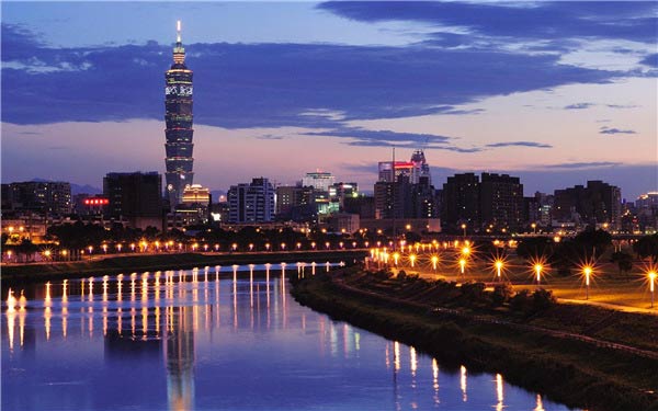 不要溫和地走進(jìn)那個良夜 因為夜太美！