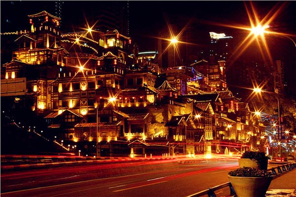 不要溫和地走進(jìn)那個良夜 因為夜太美！