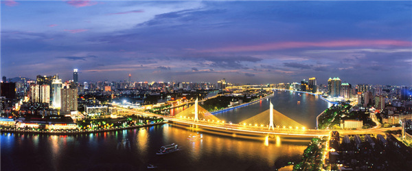 不要溫和地走進(jìn)那個良夜 因為夜太美！