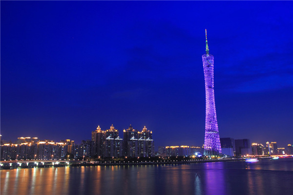 不要溫和地走進(jìn)那個良夜 因為夜太美！