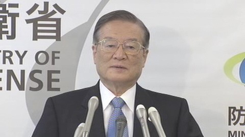 日本防衛(wèi)省森本敏16日上午出席記者會(huì)。