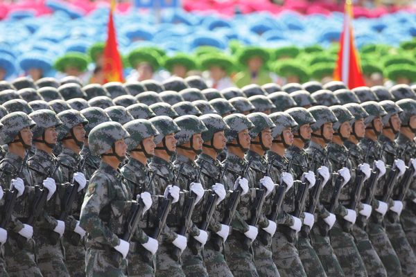 總體看，中國軍隊是稱職的，承擔了它對這個國家和人民的應有責任。