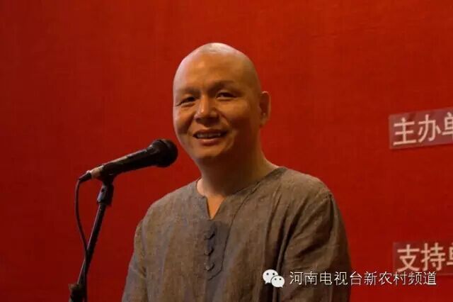 書畫家協(xié)會副主席，中國書畫家協(xié)會會員，河南省青年書法家，蘆荻