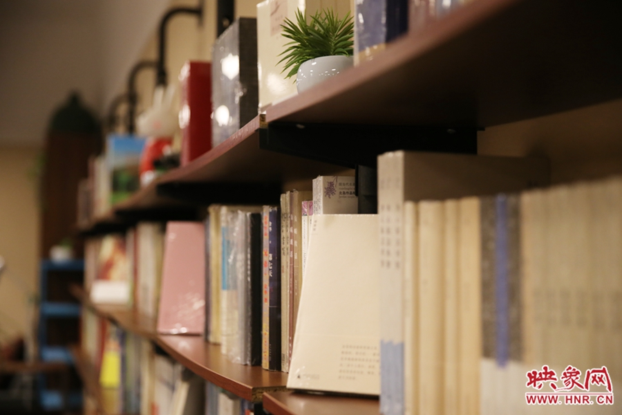 書店內(nèi)的裝飾。