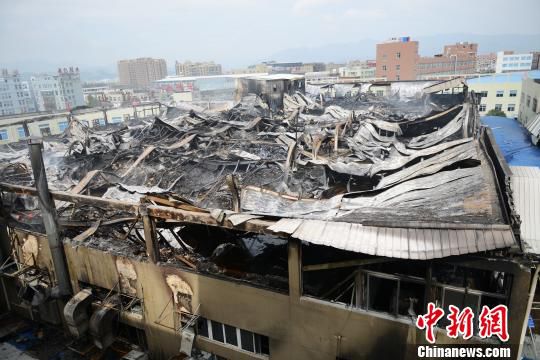 溫州一鞋廠(chǎng)發(fā)生火災(zāi)因周邊違建12小時(shí)才撲滅